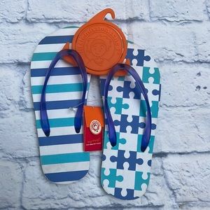 Missmatched brand kids sz large 3/4 blue w/ coordinating colors scheme.